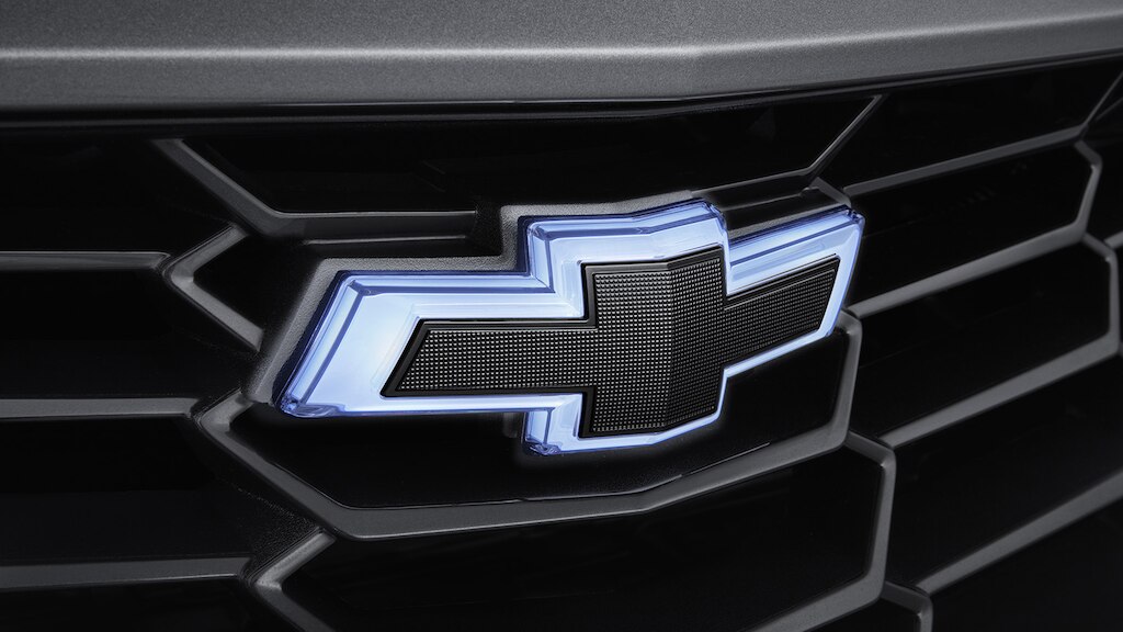 Personaliza tu auto deportivo Chevrolet Camaro 2024, con los accesorios electrónicos originales disponibles